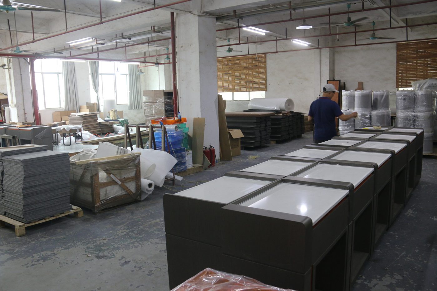 凡高酒店家具试装车间实景 凡高酒店家具试装车间实景